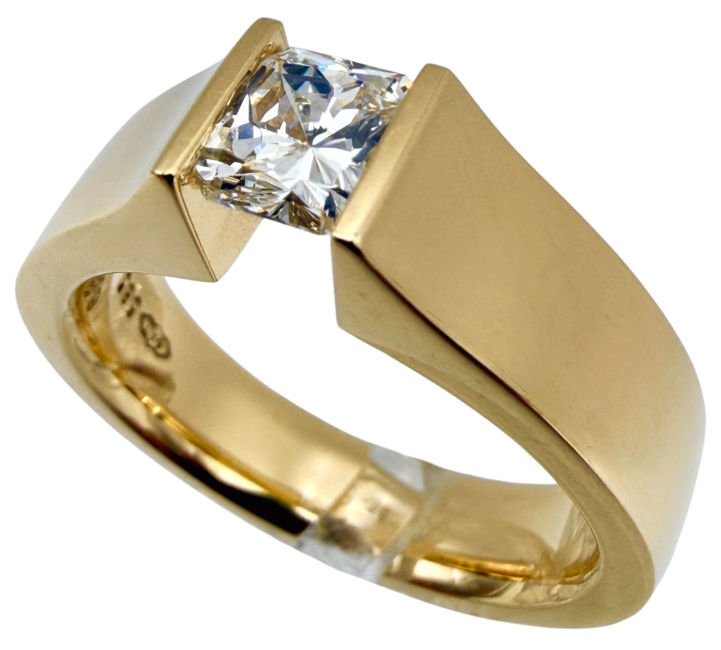 18k Gold Princess Cut Diamond Solitaire Ring